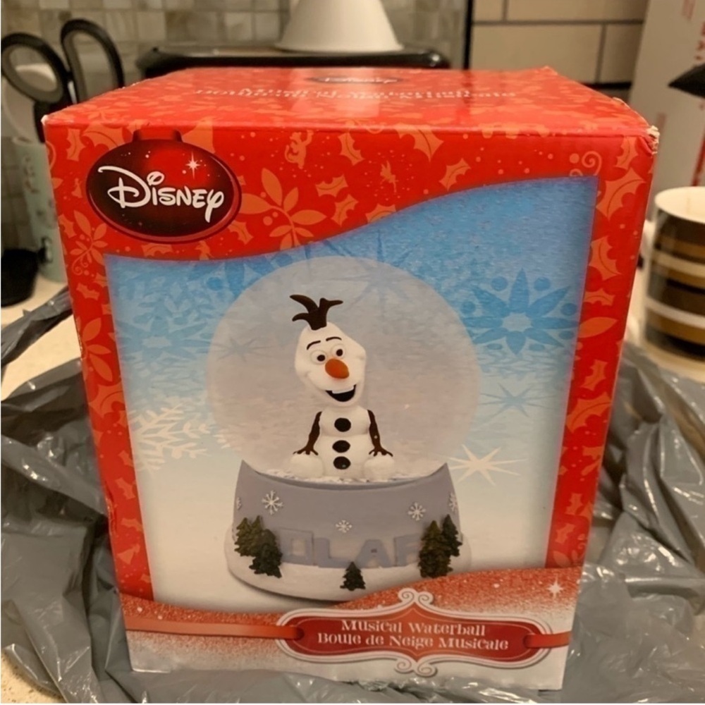 Disney Olaf musical waterfall NWT